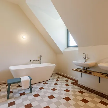 Villa Huswell - Lactea - Eco-luxury Retreat