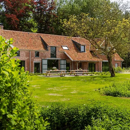 Huswell - Lactea - Eco-luxury Retreat Villa *